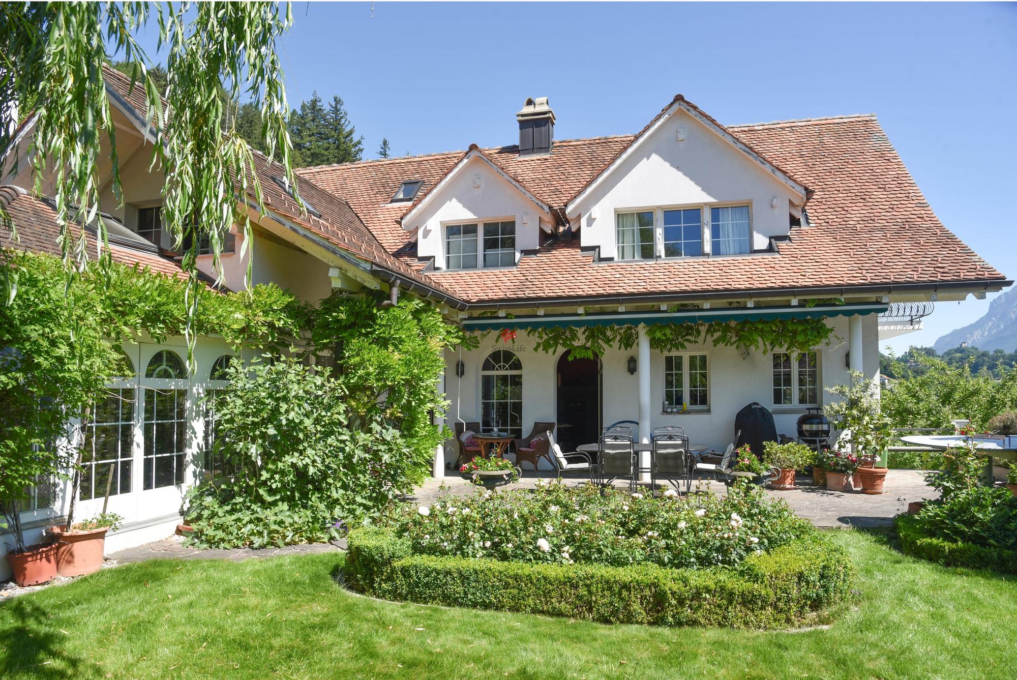 Gartenparadies mit klassisch-elegantem Landhaus, Azmoos