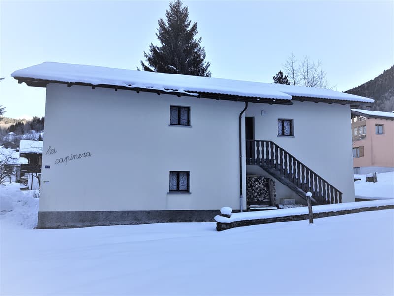 SPLENDIDA CASA BIFAMILIARE - VISTA APERTA E PARCHEGGIO ...