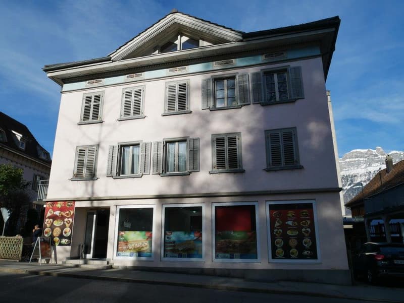 Dachgeschoss Wohnung mit Wintergarten, Flums | Wohnung ...