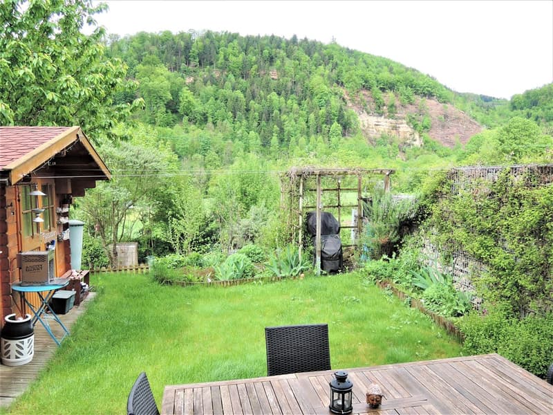 Doppelhaushälfte mit unverbaubarer Aussicht ins Grüne, Duggingen